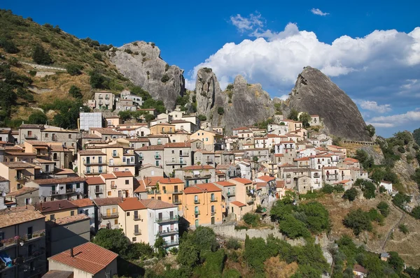 Panoramatický pohled na castelmezzano. Basilicata. Itálie. — Stock fotografie