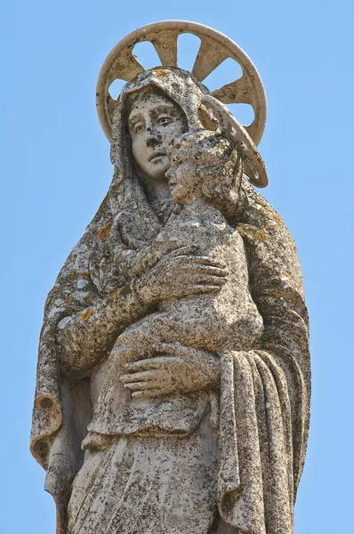 Jungfrau und Kind Statue. — Stockfoto