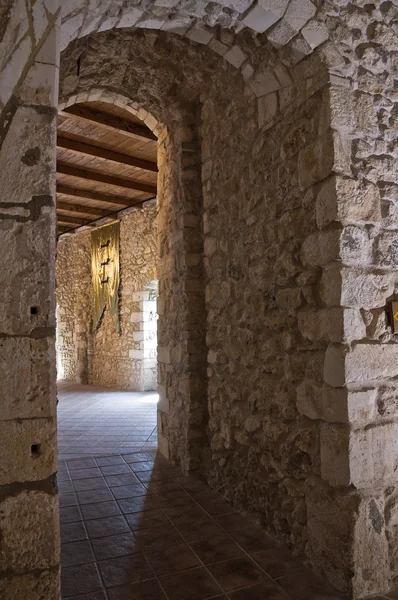 Внутренний замок Монте-Сант-Анджело. Апулия. Италия . — стоковое фото