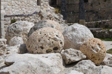 monte sant'angelo Kalesi. Puglia. İtalya.