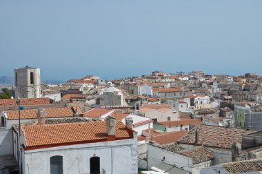 monte sant'angelo panoramik manzaralı. Puglia. İtalya.