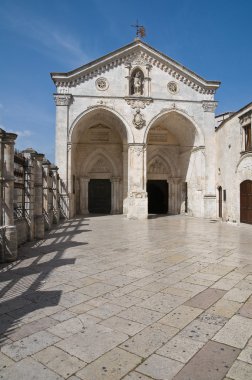 monte sant'angelo sığınak. Puglia. İtalya.