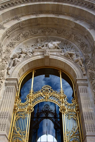 Eingang des Petit Palais — Stockfoto