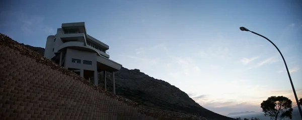 Vue panoramique d'une maison de luxe — Photo