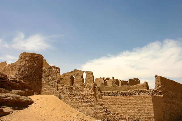 Крепость в пустыне — стоковое фото