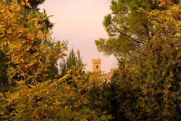 Italienischer Aussichtsturm der Burg — Stockfoto