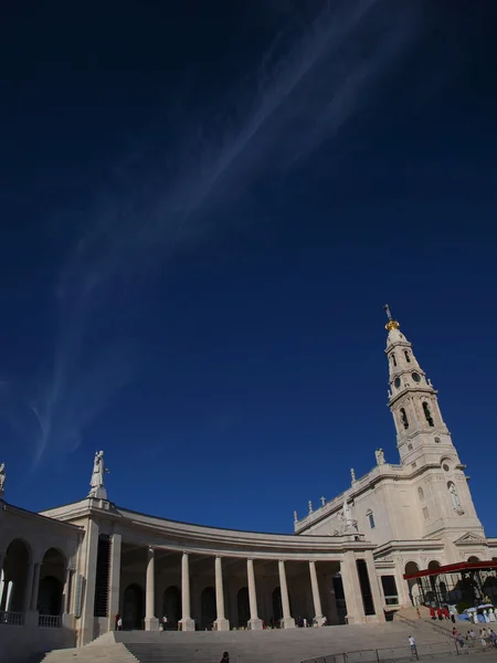 Basilica av vår fru av Rosenkransen av fatima i portugal — Stockfoto