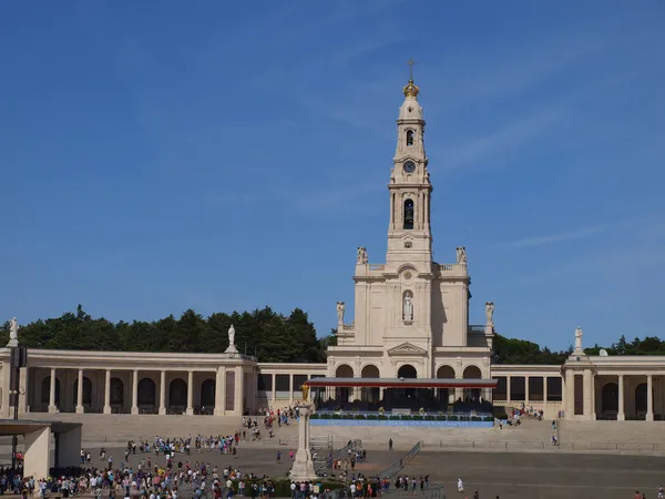 Basilica of Our Lady of the Rosary of Fatima in Portugal — Stock Photo, Image