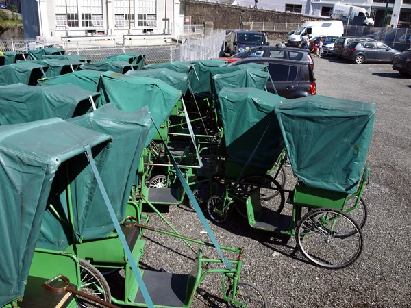 Chariots pour le transport des malades à Lourds , — Photo