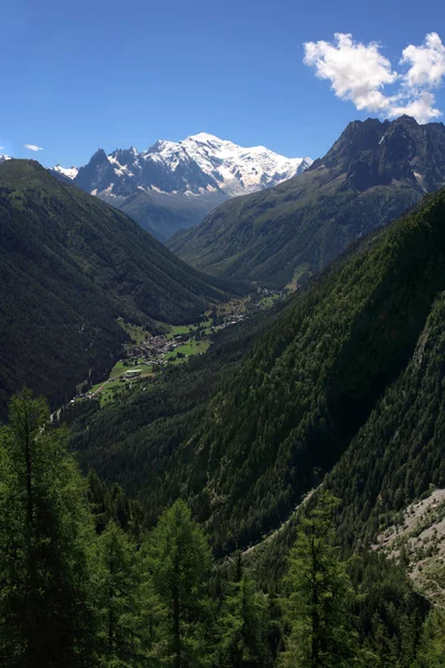 Mont blanc weergave uit Zwitserland — Stockfoto