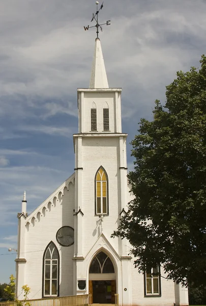 Witte houten kerk — Stockfoto