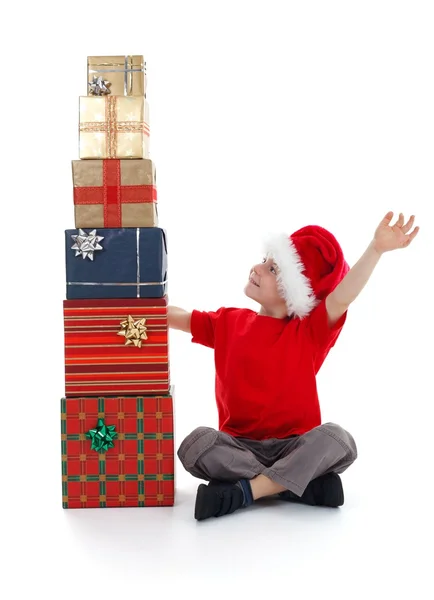 Kleinkind freut sich über Geschenke — Stockfoto