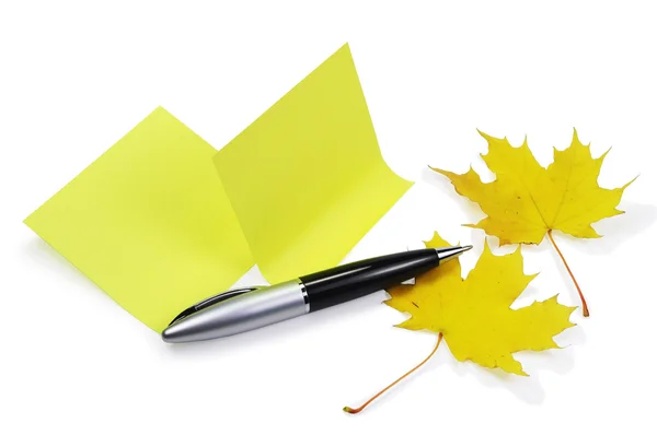 Yellow note and pen — Stock Photo, Image