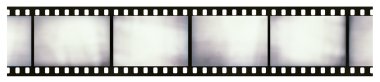 35 mm siyah beyaz negatif film karesi boş ışık sızan