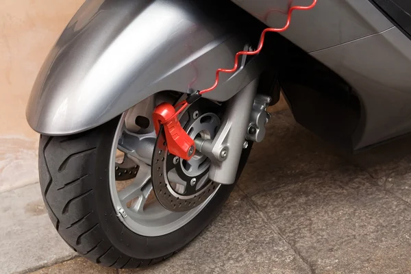 stock image Red lock on motorbike