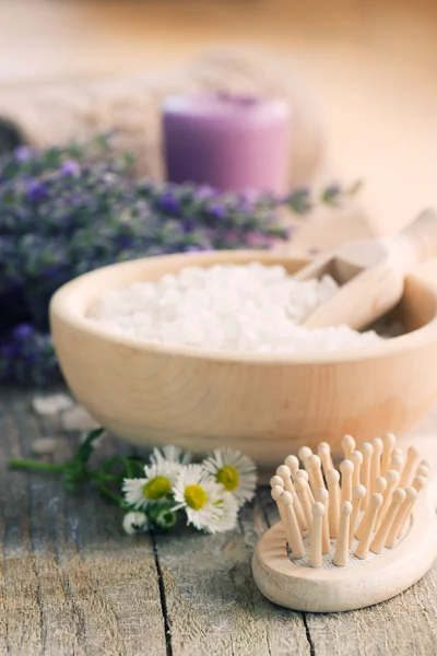 Spa met lavendel en handdoek — Stockfoto