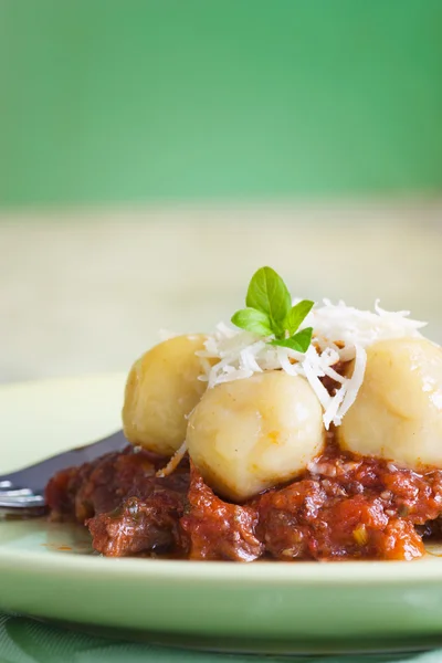 Homemade gnocchi with beef — Stock Photo, Image