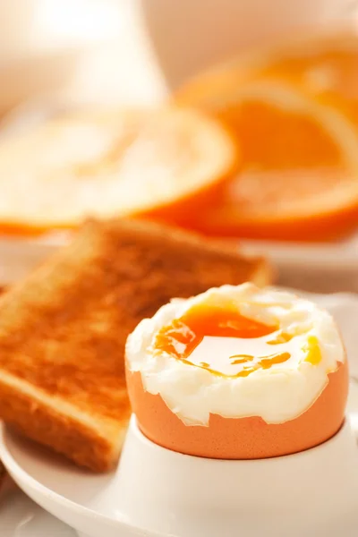 Huevo hervido suave —  Fotos de Stock