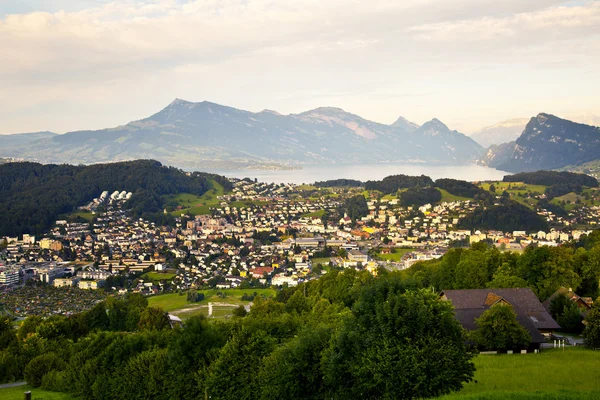Деревня Криенс в Люцерне, Швейцария — стоковое фото