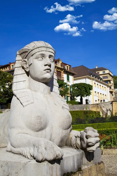 Vieux sphinx dans la ville de Neuchâtel — Photo