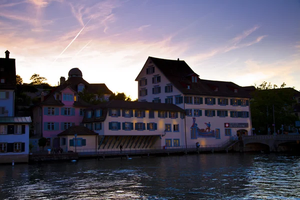 Luz de la mañana en Limmat River, Zurich — Foto de Stock