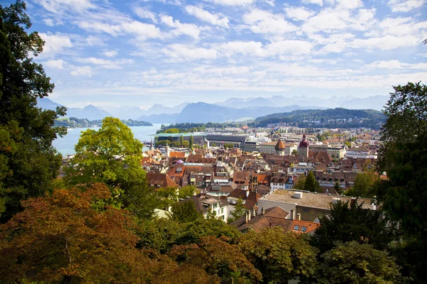 Midden in de lucht weergave van Luzern, Zwitserland — Stockfoto
