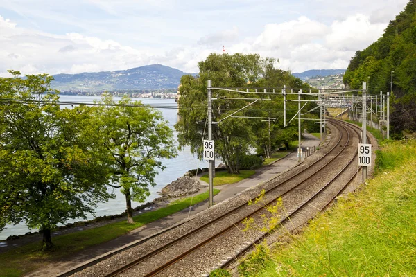 Railroad in the coastline of Lake Geneva — Stock Photo, Image