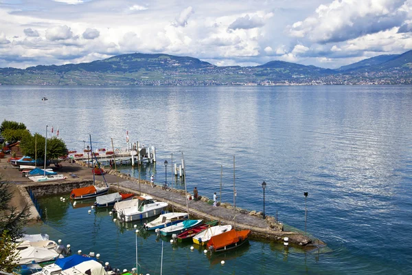 Saint-gingolph kikötő a leman-tó, Franciaország — Stock Fotó