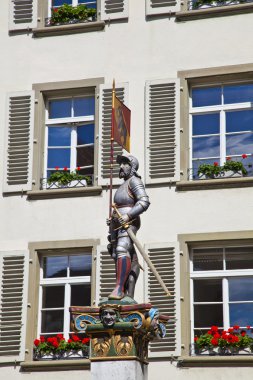 Banneret Fountain, Knight with City's Bear Flag clipart