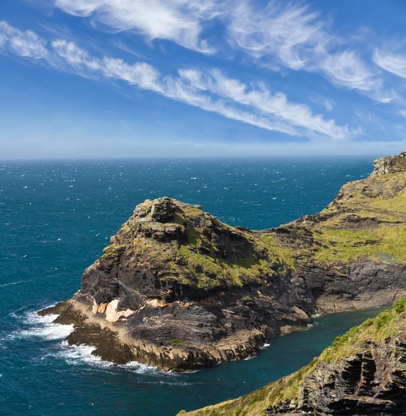 Cliff sulla costa della Cornovaglia vicino Boscastle, Cornovaglia, Inghilterra — Foto Stock