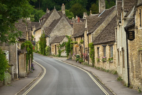 Cottages and main street in Castle Combe, Cotswolds, Regno Unito — Foto Stock