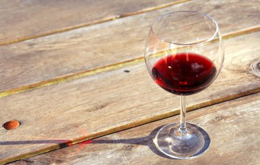 Glass of red wine clipart
