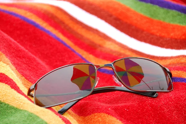 Óculos de sol de praia — Fotografia de Stock