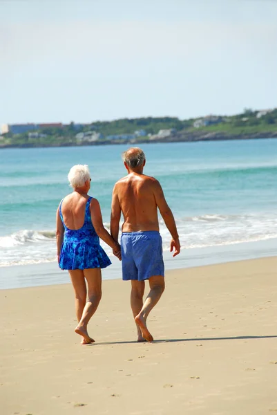Ευτυχισμένο ζευγάρι συνταξιούχων — Φωτογραφία Αρχείου