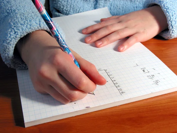 Handen student schrijven — Stockfoto