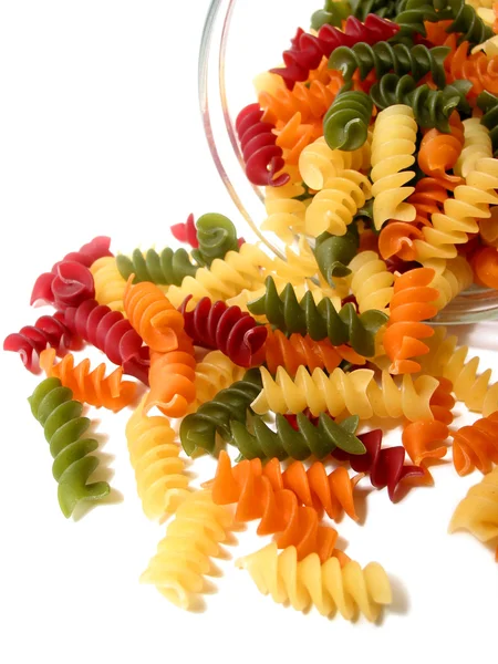 Tricolor pasta op wit — Stockfoto
