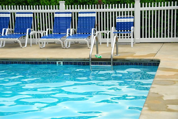 Bazén venkovní plavání — Stock fotografie