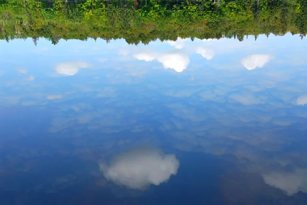 Reflections water — Stockfoto