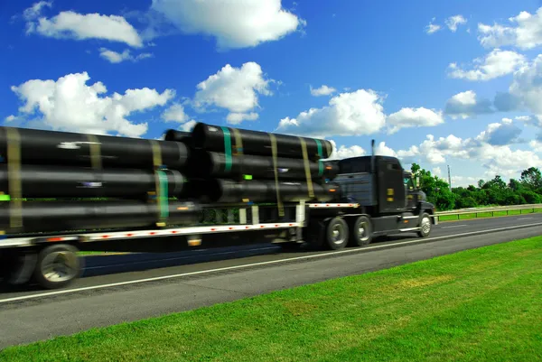 Ciężarówki ruchu drogowego — Zdjęcie stockowe