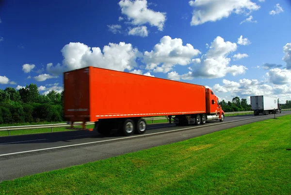 Truck prędkości autostrady — Zdjęcie stockowe