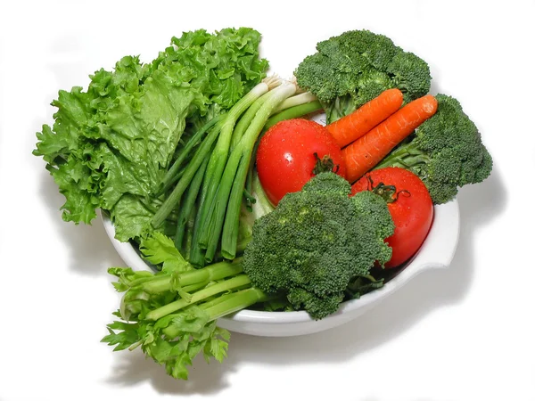 Verduras frescas en un tazón —  Fotos de Stock