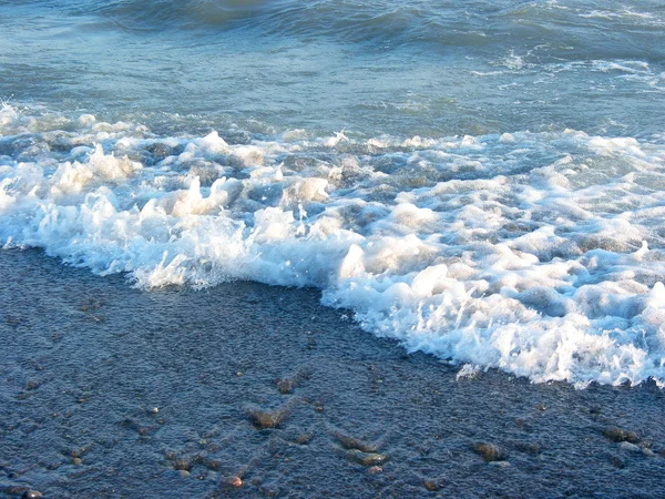 Wellen am Meeresufer — Stockfoto