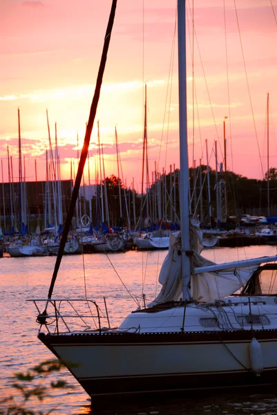 Yacht coucher de soleil — Photo