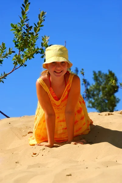 Girl dunes — Stock Photo, Image