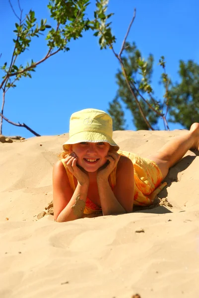 Dziewczyna wydmy — Zdjęcie stockowe