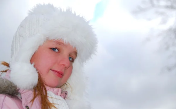 Dziewczynka kapelusz zima — Zdjęcie stockowe