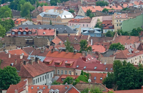 Vilnius eski kasaba çatılar — Stok fotoğraf