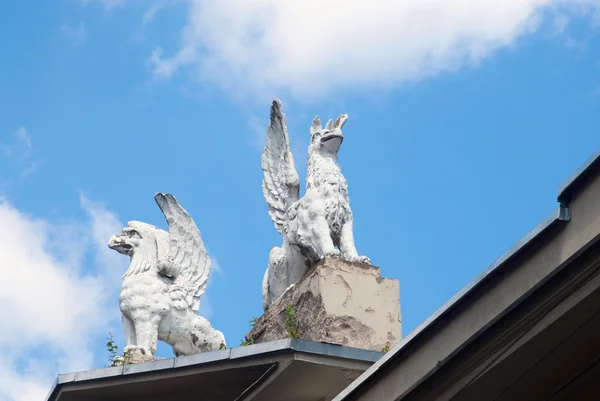 Griffin sculptures — Stock Photo, Image