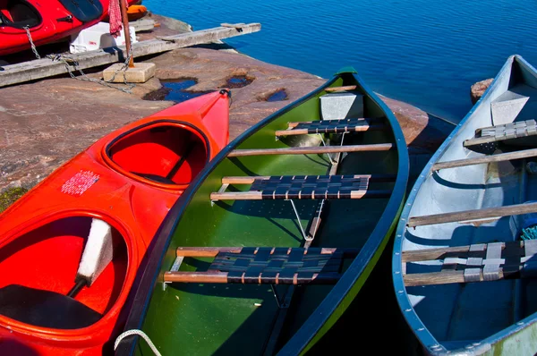Colorful canoes — Stock Photo, Image