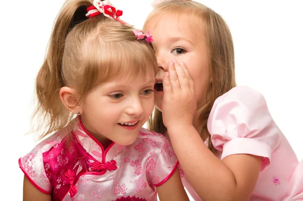 Deux petites filles bavardent — Photo